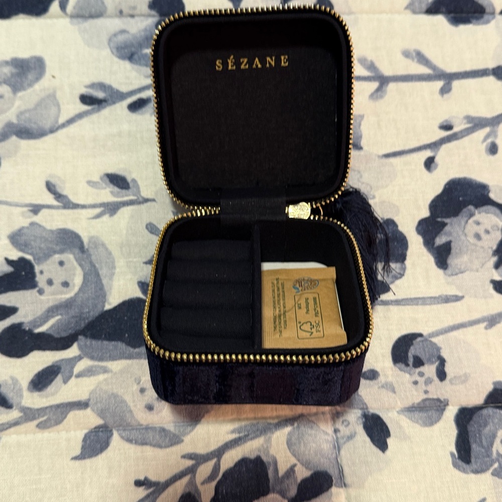 Sezane Navy Small Jewelry Box New - Picture 5 of 5